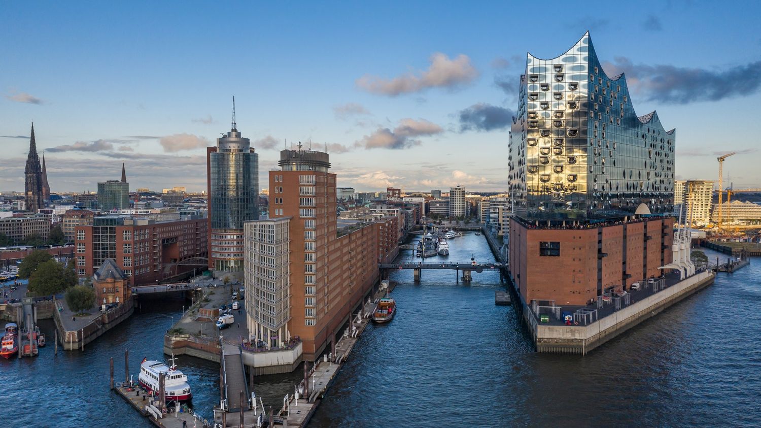 SGS Economics and Planning governing urban renewal hafencity